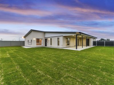 6  Pinehurst Drive, Worrolong