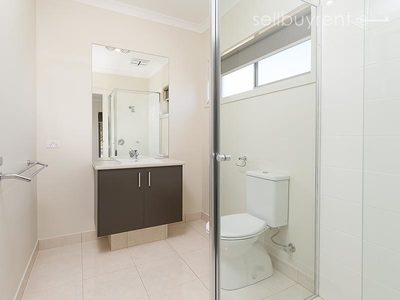 27 AXFORD BOULEVARD, Wodonga