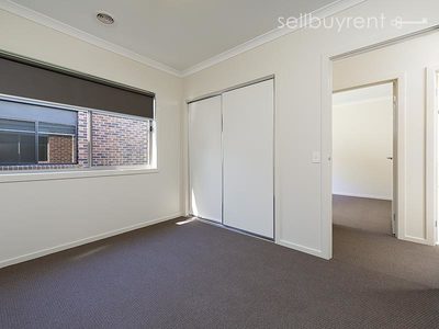27 AXFORD BOULEVARD, Wodonga