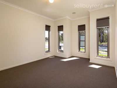 27 AXFORD BOULEVARD, Wodonga