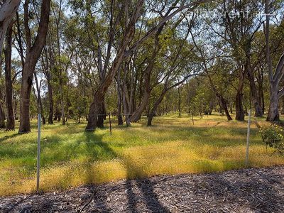 27 AXFORD BOULEVARD, Wodonga