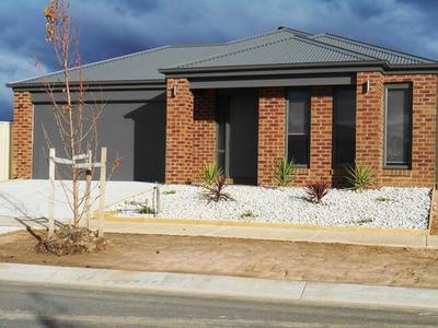 39  SADLIER STREET, Wodonga