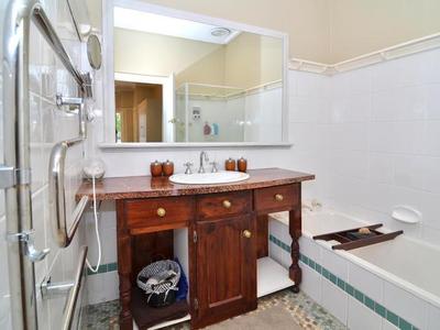 956 WAUGH ROAD, Albury