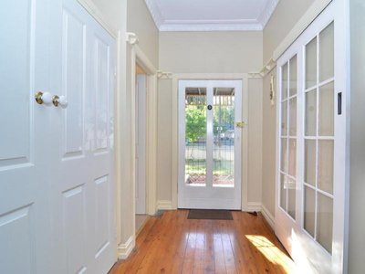 956 WAUGH ROAD, Albury