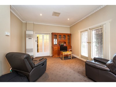 956 WAUGH ROAD, Albury