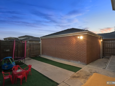 4 Tiarne Crescent, Hampton Park