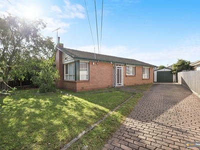 24 Lorna Street, Cranbourne