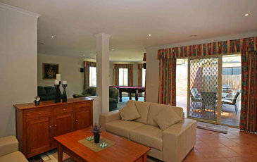 28 Sanctuary Wy, Beaconsfield