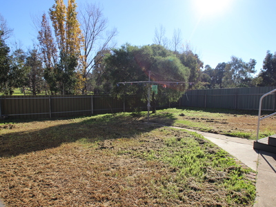 9 GILBERT STREET , Wodonga