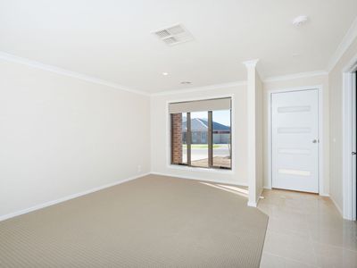 38 RUTHVEN CIRCUIT , Wodonga