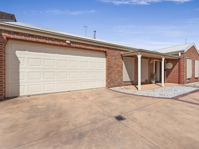 2 / 26 THOMAS MITCHELL DRIVE, Wodonga