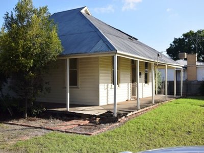 8 Meering Road, Quambatook