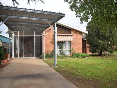 8 Loddon Crescent, Kerang