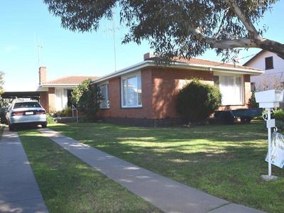 12 Lyall Avenue, Kerang