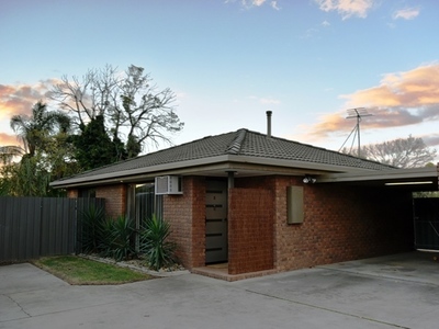 2 / 15 SINNETT COURT, Wodonga