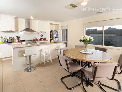2 JACKA STREET, Wodonga