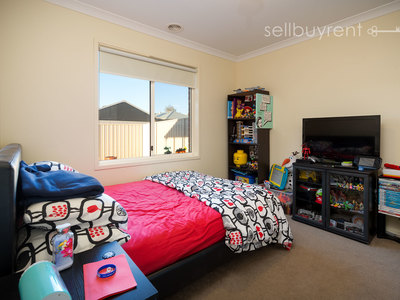 2 JACKA STREET, Wodonga