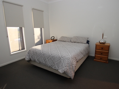 32 MACTIER AVENUE , Wodonga