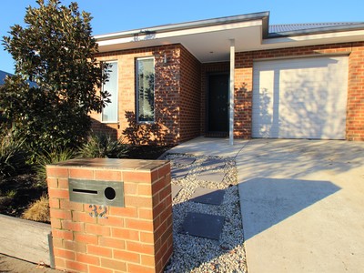 32 MACTIER AVENUE , Wodonga