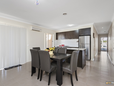 84 Calais Circuit, Cranbourne West