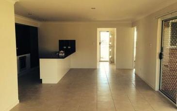 7 Lorberg Court, Branyan