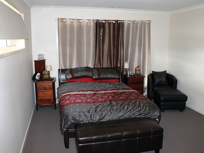 1 VICTORIA CROSS PARADE , Wodonga