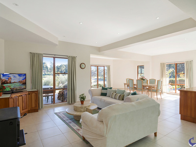 2 Dromedary Terrace, Narooma