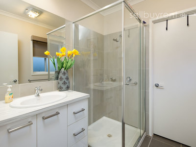 44 HILLANDALE COURT, Bonegilla