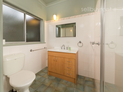 124 THOMAS MITCHELL DRIVE, Wodonga
