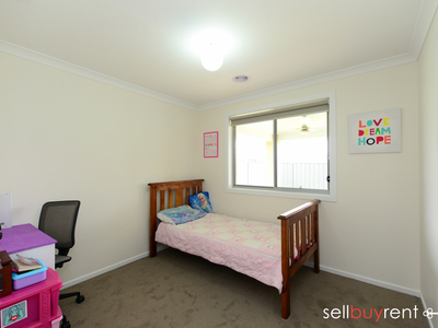 19 WELLINGTON DRIVE, Thurgoona
