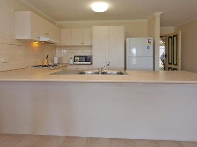 4 / 275 BORELLA ROAD , Albury
