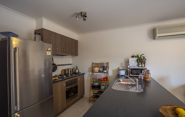 8 Mossman Drive, Cranbourne East