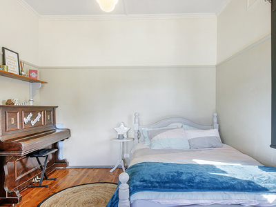 16 Urana Road, Burrumbuttock