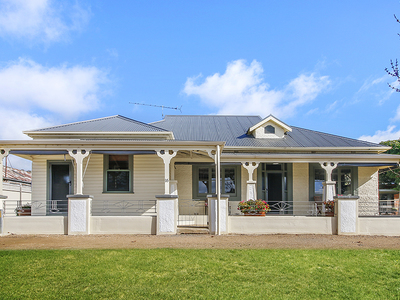 16 Urana Road, Burrumbuttock