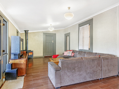 16 Urana Road, Burrumbuttock