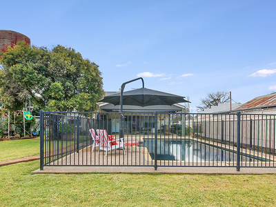 16 Urana Road, Burrumbuttock