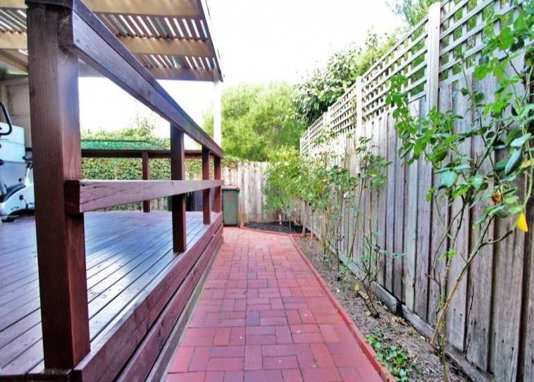 2 / 4 Kurrajong Avenue, Glen Waverley