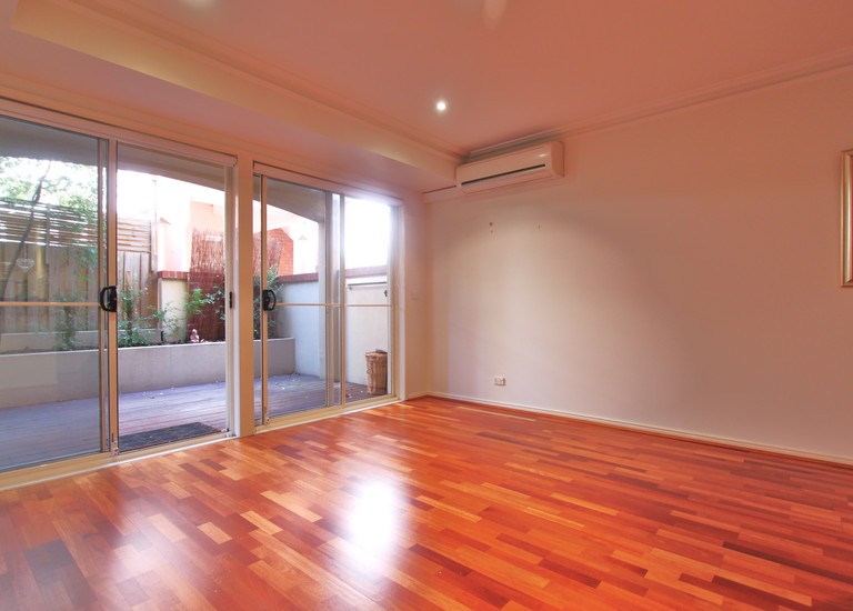 102 / 323 Dandenong Road, Prahran