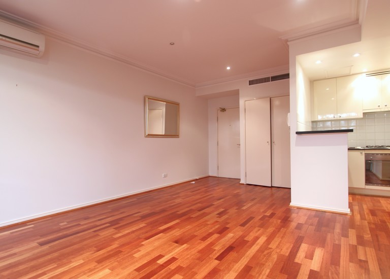 102 / 323 Dandenong Road, Prahran