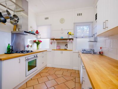 453 TARAKAN AVENUE, North Albury