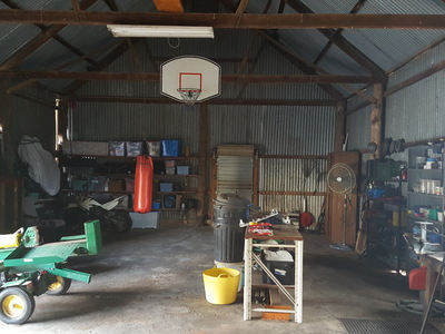 16 Urana Road, Burrumbuttock