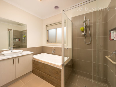 6 MACKEY STREET, Wodonga