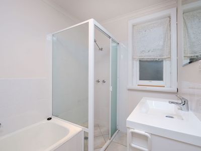1014 BARATTA STREET, Albury