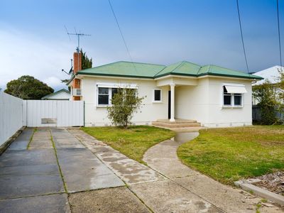 1014 BARATTA STREET, Albury