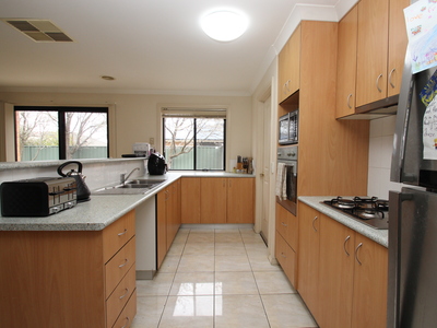 17 RACHEL COURT, Lavington