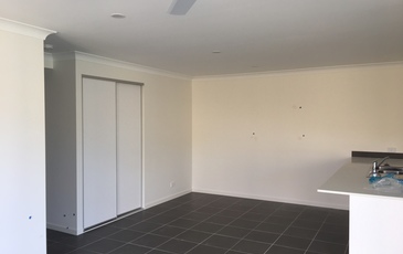 2 / 28 Salzburg Street, Pimpama