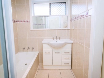 437 DAVERN PLACE, Lavington