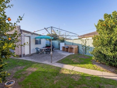 437 DAVERN PLACE, Lavington