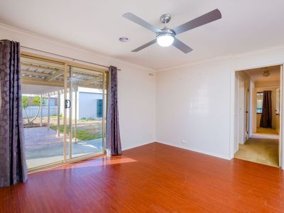 12 DONELLY AVENUE , West Wodonga