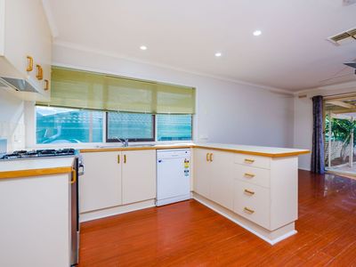 12 DONELLY AVENUE , West Wodonga